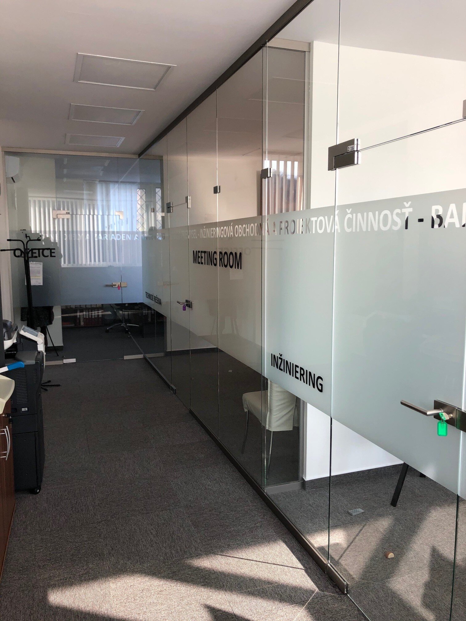 Sklenená stena Éta