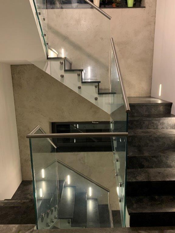 Sklenené zábradlie a dvere Master